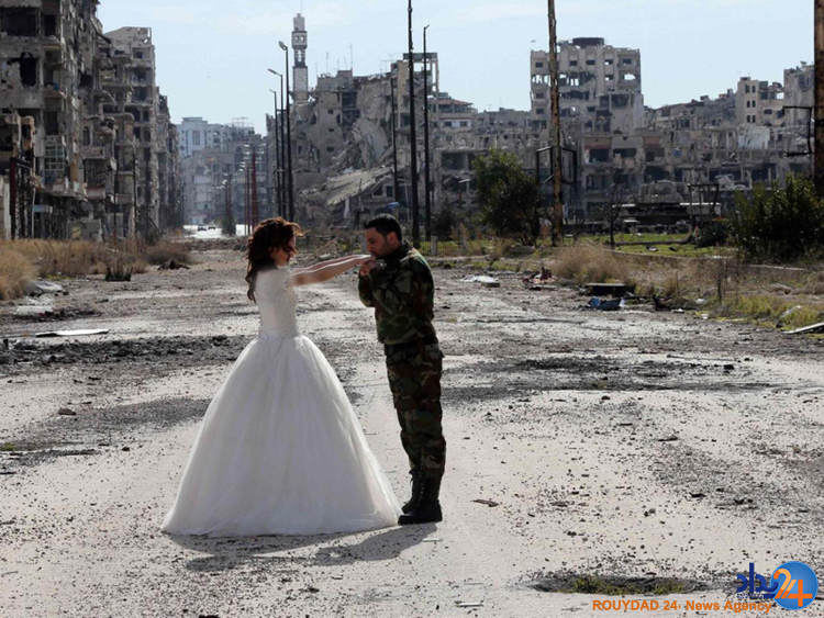 ویرانه های حمص آتلیه عکس های زوج سوری (تصاویر)