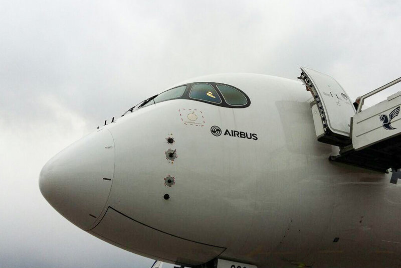 فرود اولین هواپیمای ایرباس ۳۵۰ در فرودگاه بین‌المللی مهرآباد