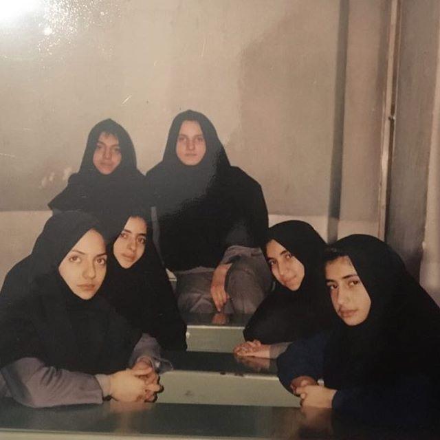 مهناز افشار در دوران مدرسه (تصویر)