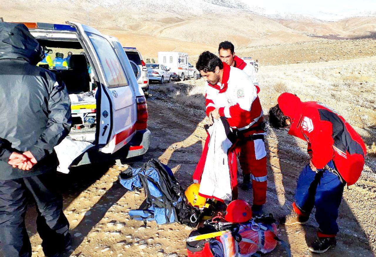 روز دوم جستجو برای یافتن لاشه هواپیمایی سقوط کرده/ تیم‌های کوهستان از راه زمینی به ارتفاعات اعزام شدند/ وزیر راه عازم یاسوج شد