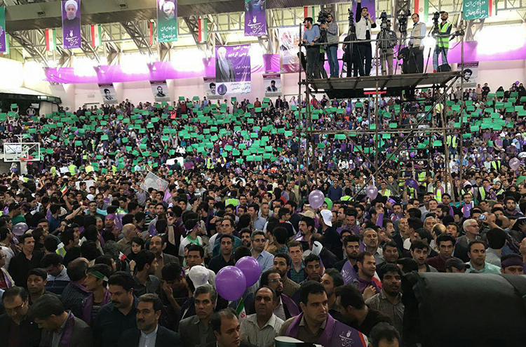فریاد استقبال از روحانی در زنجان(تصویر)
