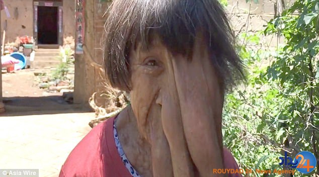 «زن فیلی» در چین (فیلم و تصاویر)