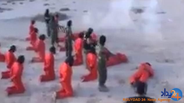 داعش فیلم اعدام 18 نیروی خود را منتشر کرد (فیلم و تصاویر)