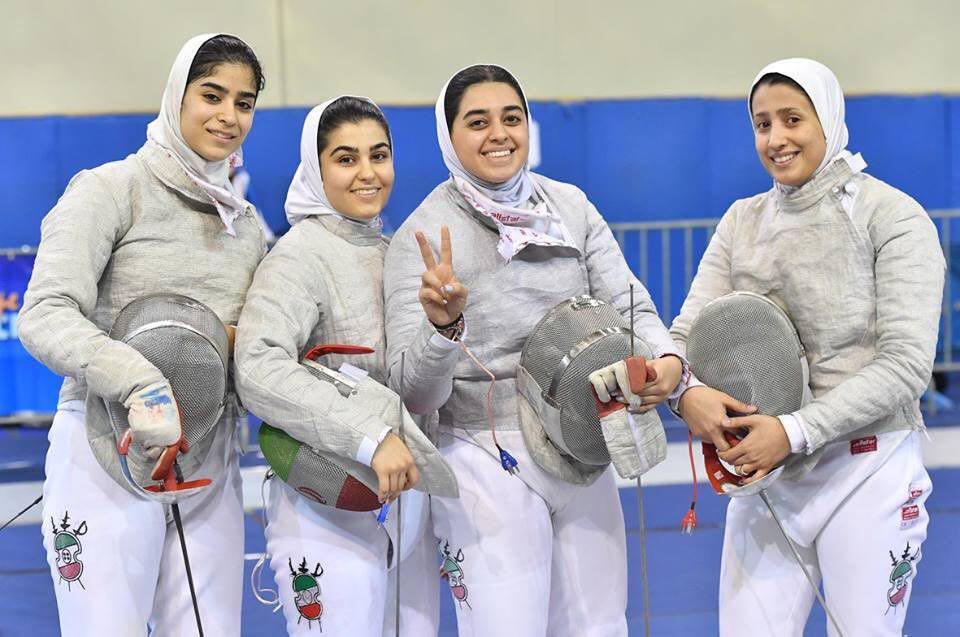 زنان شمشیرباز ایرانی تاریخ ساز شدند/صعود به جمع هشت تیم برتر آسیا