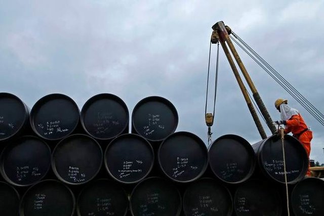 رویترز: هند خرید نفت از آمریکا را 2 برابر کرد/ کاهش 16 درصدی خرید از ایران