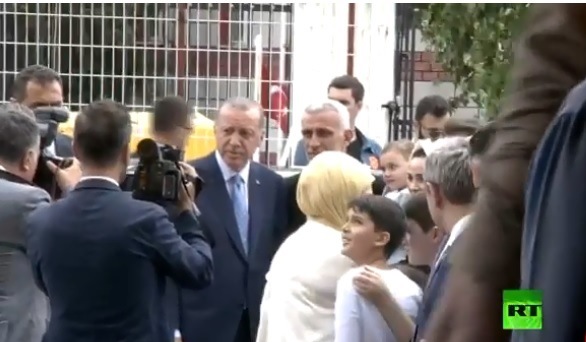اردوغان رأی خود را به صندوق انداخت+ تصاویر