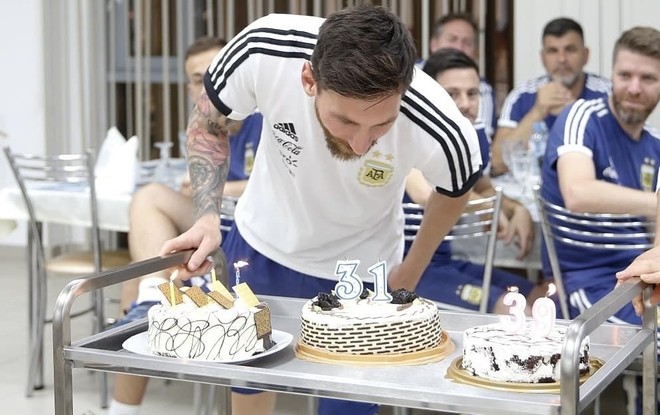 جشن تولد مسی در اردوی تیم ملی آرژانتین+عکس