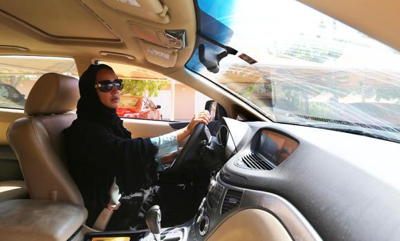 آمار تصادفات زنان کمتر از مردان است/ تنها 8درصد زنان راننده خشن هستند