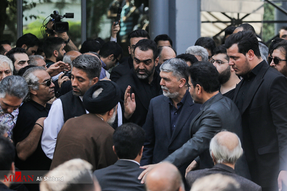 مراسم تشییع پیکر عزت الله انتظامی در تالار وحدت