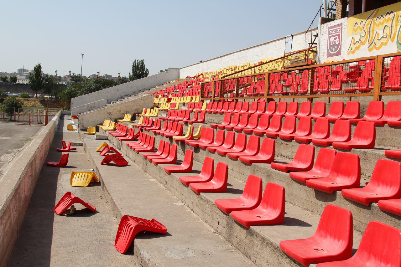 هواداران سپیدرود صندلی‌های ورزشگاه را کندند!