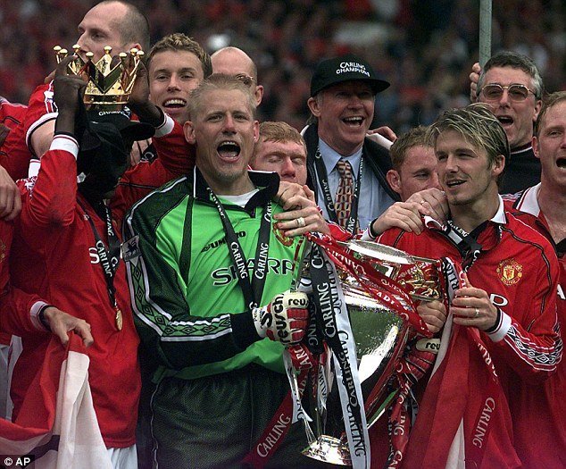۲۰ سال بعد از سه‌گانه تاریخی یونایتد/ فرگوسن چگونه فوق‌العاده‌ترین فصل ممکن را رقم زد؟