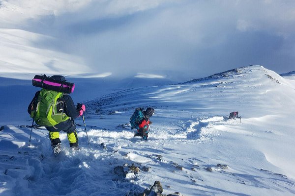 گرفتار شدن ۱۰۰ کوهنورد در توچال