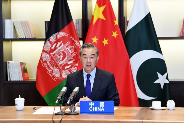 وزیر خارجه چین: آینده افغانستان به رفتار طالبان بستگی دارد