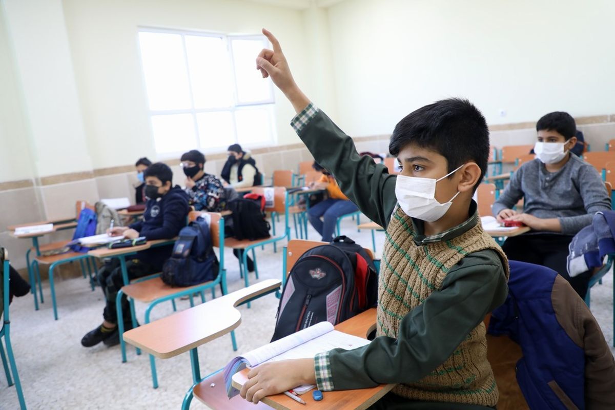 مسمومیت دانش آموزان از قم به تهران رسید/ ۳۰ دانش آموز تهرانی در کلاس مسموم شدند