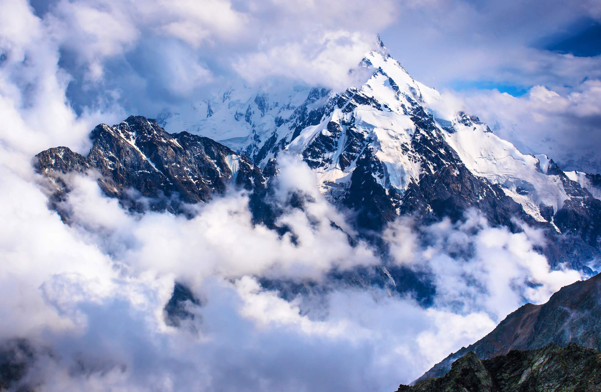 بلندترین قله اروپا
