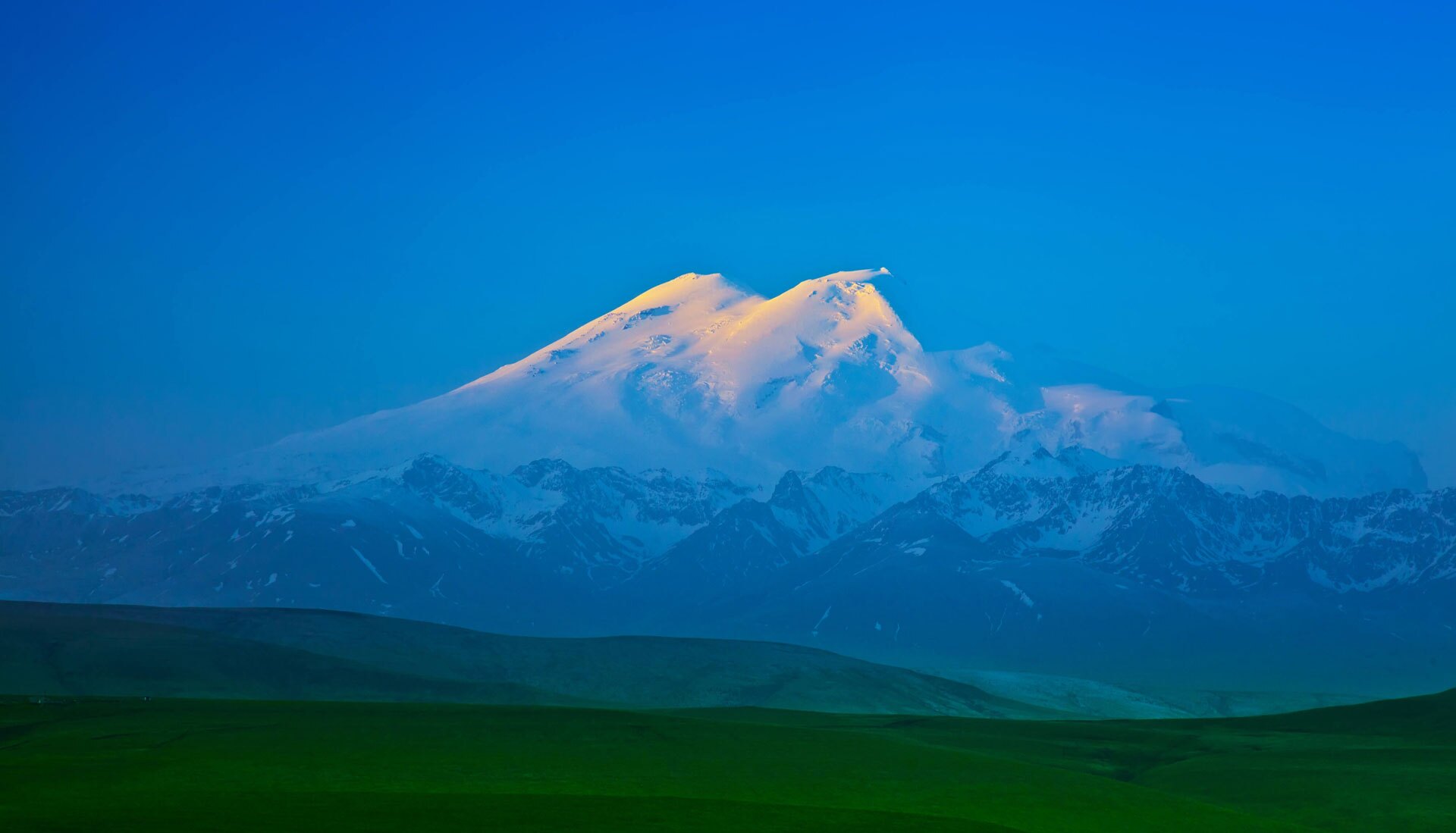 بلندترین قله اروپا