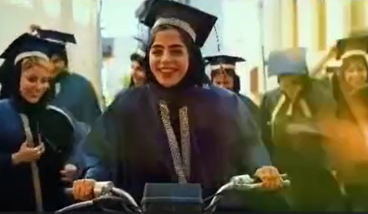 ویدئوی جذاب و جنجالی از جشن فارغ التحصیلی دختران بوشهری