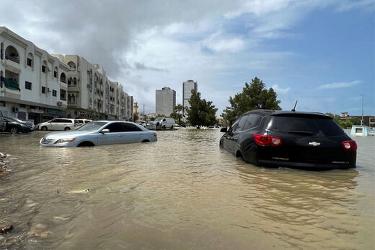 بارش شدید باران و سیل در خیابان‌های دبی