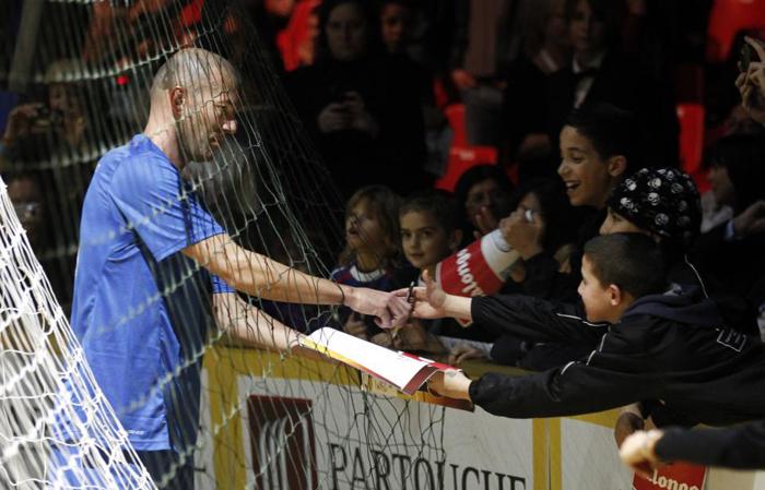 بازگشت «اسطوره» به فوتبال / تصاویر بازگشت «اسطوره» به فوتبال / تصاویر