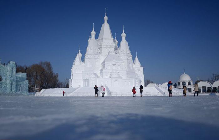 جشنوارهای در دمای منفی 30 درجه (تصاویر) جشنوارهای در دمای منفی 30 درجه (تصاویر)