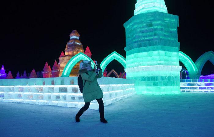 جشنوارهای در دمای منفی 30 درجه (تصاویر) جشنوارهای در دمای منفی 30 درجه (تصاویر)