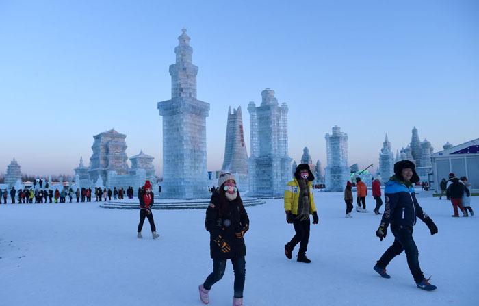 جشنوارهای در دمای منفی 30 درجه (تصاویر) جشنوارهای در دمای منفی 30 درجه (تصاویر)