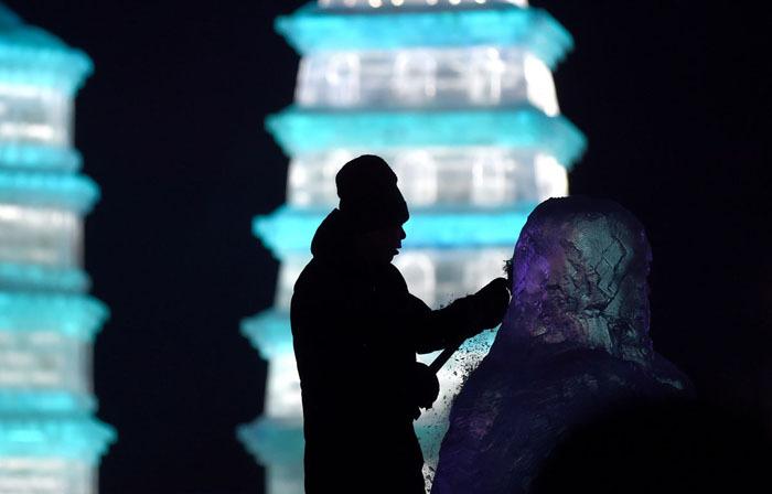 جشنوارهای در دمای منفی 30 درجه (تصاویر) جشنوارهای در دمای منفی 30 درجه (تصاویر)