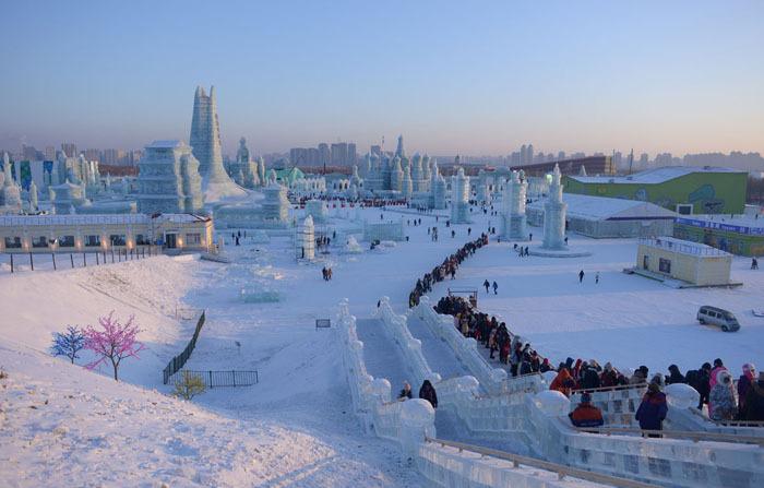 جشنوارهای در دمای منفی 30 درجه (تصاویر) جشنوارهای در دمای منفی 30 درجه (تصاویر)