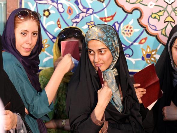 دموکراسی، آزادی، حقوق زنان و فرهنگ در دو کشور مسلمان ایران و عربستان دموکراسی، آزادی، حقوق زنان و فرهنگ در دو کشور مسلمان ایران و عربستان