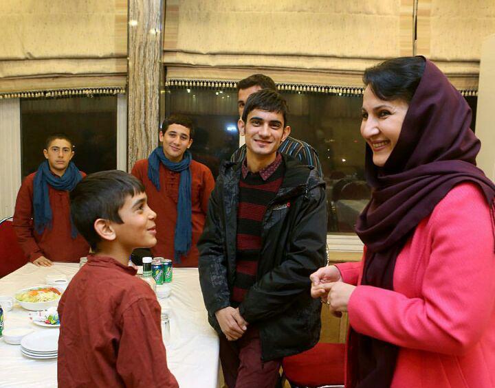 حضور هنرمندان و ورزشکاران در خيريه مهر ليلا (تصاویر)