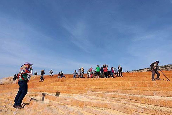 تهدید یک جاذبه گردشگری دیگر (تصاویر) تهدید یک جاذبه گردشگری دیگر (تصاویر)