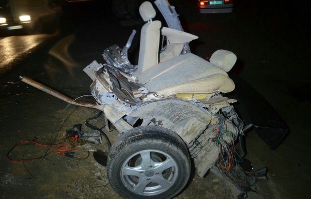 سانحه رانندگی خودرو را دو نیم کرد! (عکس)