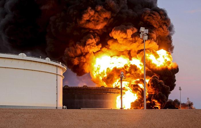 حمله داعش به مخازن نفت لیبی (تصاویر)