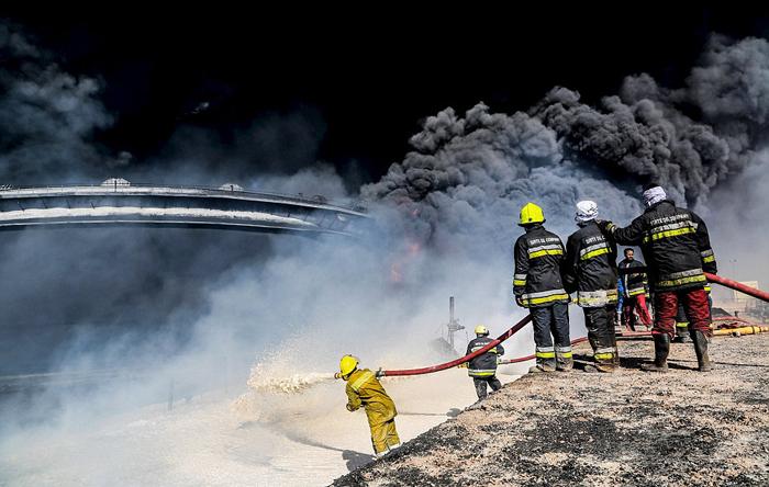 حمله داعش به مخازن نفت لیبی (تصاویر) حمله داعش به مخازن نفت لیبی (تصاویر)