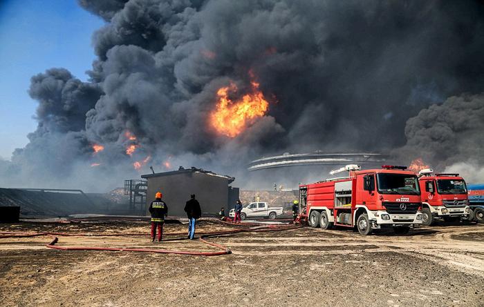 حمله داعش به مخازن نفت لیبی (تصاویر) حمله داعش به مخازن نفت لیبی (تصاویر)