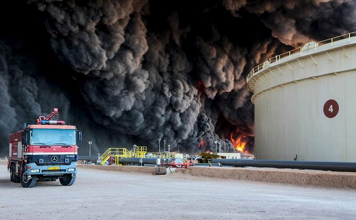 حمله داعش به مخازن نفت لیبی (تصاویر)