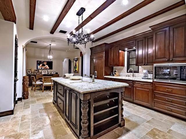 خانهی سیلوستر استالونه در کالیفرنیا (تصاویر) خانهی سیلوستر استالونه در کالیفرنیا (تصاویر)