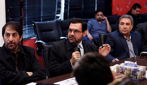 دیدار جمعی از مدیران رسانه و دانشجویان علوم سیاسی با عارف دیدار جمعی از مدیران رسانه و دانشجویان علوم سیاسی با عارف