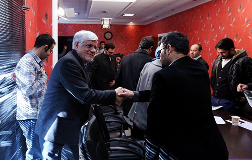 دیدار جمعی از مدیران رسانه و دانشجویان علوم سیاسی با عارف دیدار جمعی از مدیران رسانه و دانشجویان علوم سیاسی با عارف