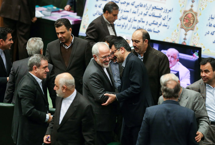 استقبال از ظریف در مجلس +تصاویر استقبال از ظریف در مجلس +تصاویر