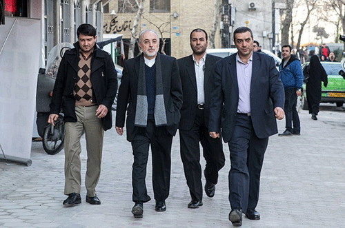 صالحی با مترو سر کار رفت (تصاویر) صالحی با مترو سر کار رفت (تصاویر)