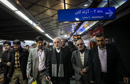 صالحی با مترو سر کار رفت (تصاویر) صالحی با مترو سر کار رفت (تصاویر)