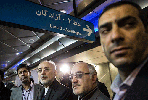 صالحی با مترو سر کار رفت (تصاویر) صالحی با مترو سر کار رفت (تصاویر)