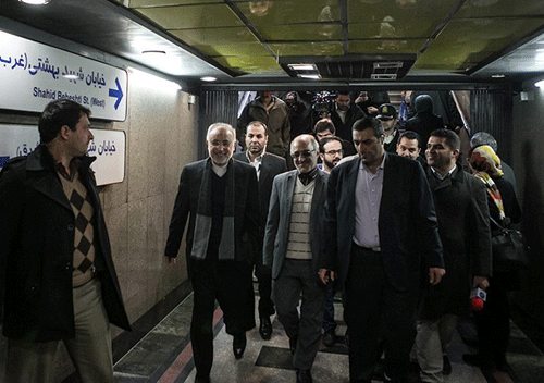 صالحی با مترو سر کار رفت (تصاویر) صالحی با مترو سر کار رفت (تصاویر)