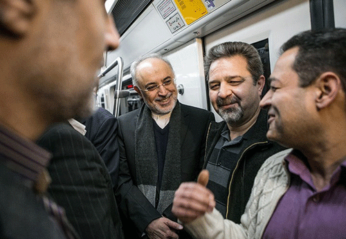 صالحی با مترو سر کار رفت (تصاویر) صالحی با مترو سر کار رفت (تصاویر)