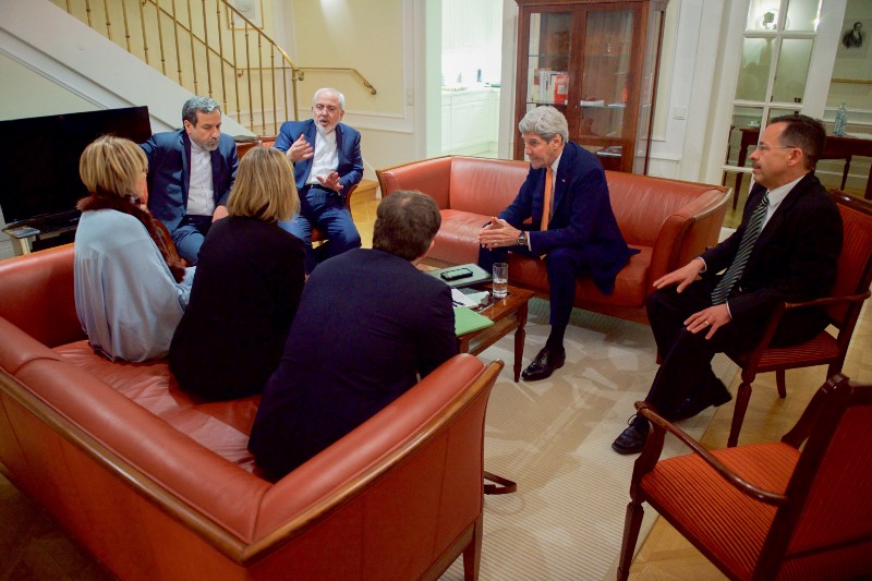 عکس هایی متفاوت از روز اجرای برجام عکس هایی متفاوت از روز اجرای برجام