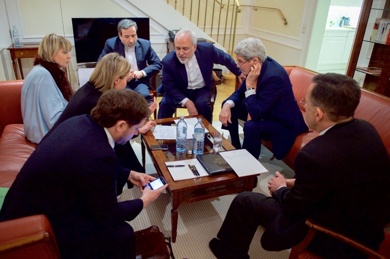 عکس هایی متفاوت از روز اجرای برجام عکس هایی متفاوت از روز اجرای برجام