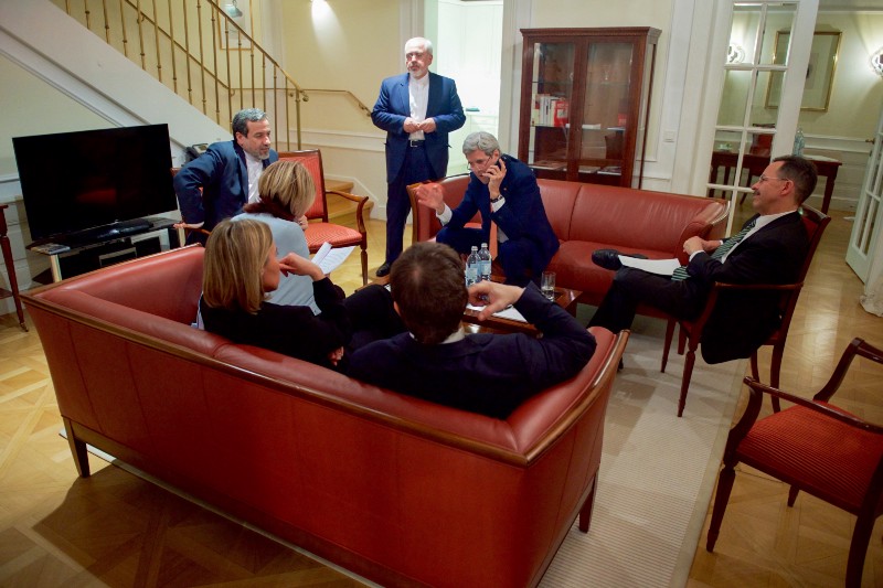 عکس هایی متفاوت از روز اجرای برجام عکس هایی متفاوت از روز اجرای برجام