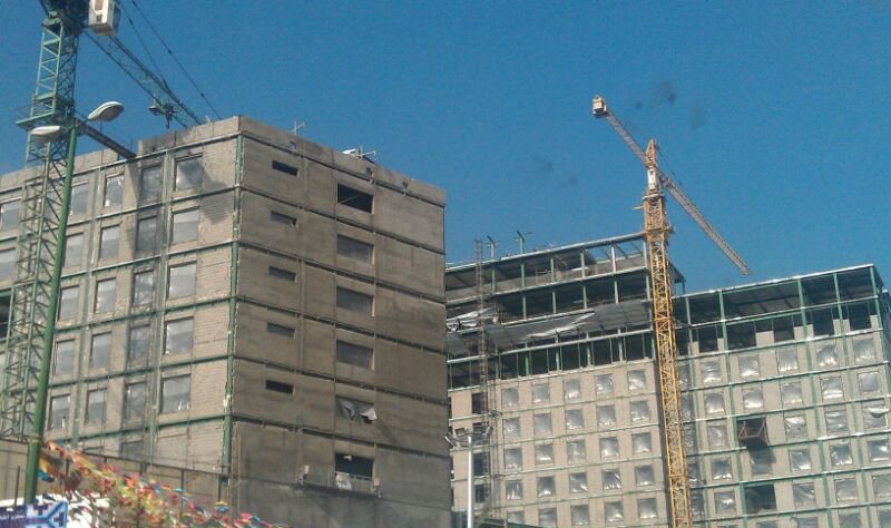 آغاز تخریب طبقات اضافه سازه سپاه (عکس)