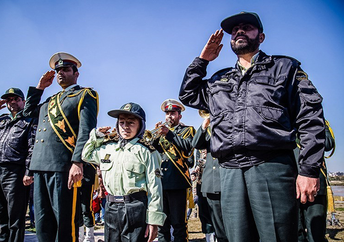 پلیس کودک سرطانی را به آرزویش رساند (تصاویر) پلیس کودک سرطانی را به آرزویش رساند (تصاویر)
